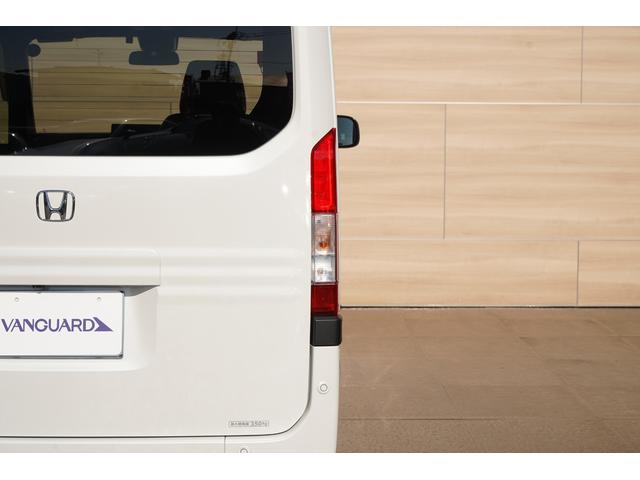 テールランプ☆夜間や視界が悪い状況で後続車に自車の存在を知らせてくれたり、ブレーキを踏んだ時に後続車に安全な距離を保つように知らせてくれます☆