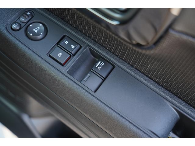 パワーウインドウスイッチ装備☆運転席・助手席の窓はパワーウインドウになっています☆スイッチだけで簡単に開閉することができます☆