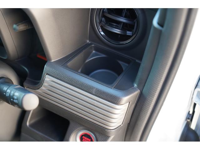 当社は中国運輸局岡山運輸支局指定工場を完備しております。ご契約車は自社工場またはディーラーにて点検整備致します。車検残の有無によって１年または２年点検整備記録簿・点検ステッカーをつけて納車致します☆