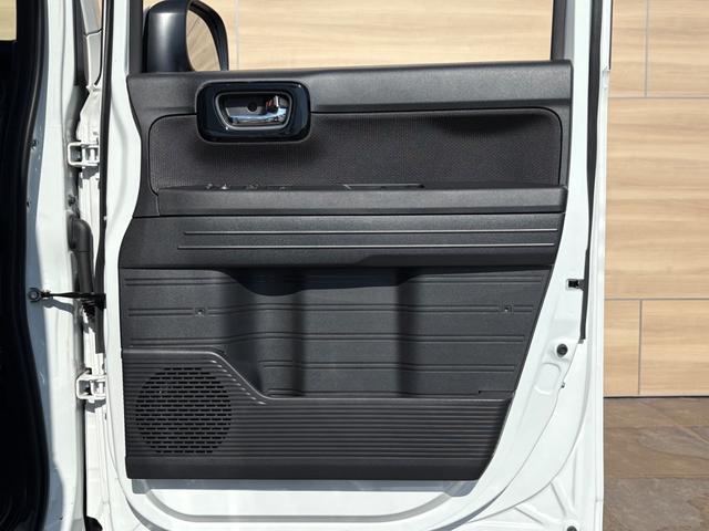 オゾン発生器を使用し展示車全車、オゾン消臭・抗菌・室内クリーニングしておりますので清潔、快適にお乗り頂けます☆