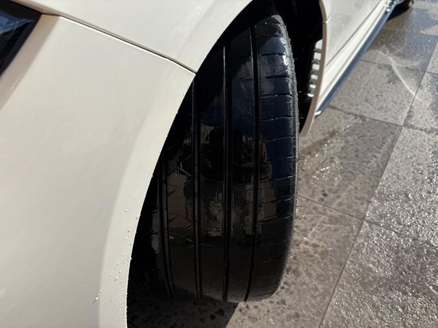 シビック タイプＲ　レーシングブラックパッケージ　登録済未使用車　グロスブラックスポイラー　ブラック内装　９インチコネクトディスプレー　ナビＴＶ　バックカメラ　衝突軽減　ブラインドスポットモニター　ＬＥＤ　１９インチアルミ　レッドブレーキキャリパー（78枚目）