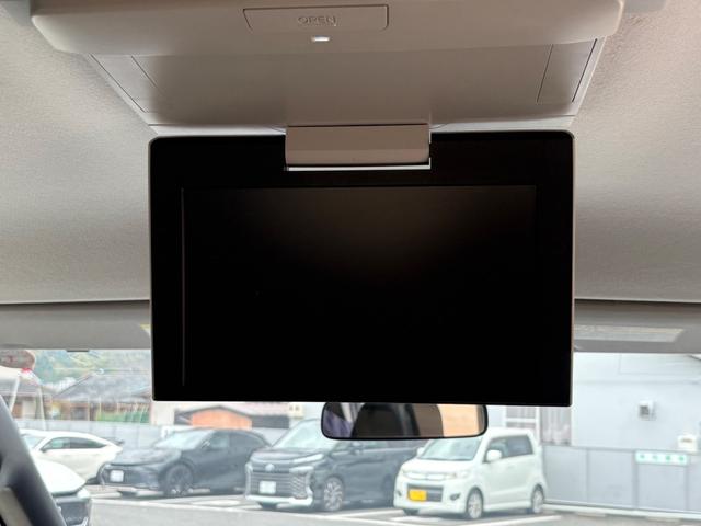 ヴォクシー ＺＳ　煌ＩＩ　純正１０インチＳＤナビＴＶ　１１インチ後席モニター　バックカメラ　クリアランスソナー　衝突軽減　ＬＥＤヘッドライト　両側パワースライドドア　アイドリングストップ　スマートキー　ビルトインＥＴＣ（6枚目）
