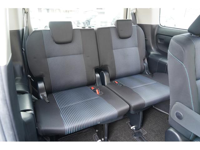 ヴォクシー ＺＳ　煌ＩＩ　純正１０インチＳＤナビＴＶ　１１インチ後席モニター　バックカメラ　クリアランスソナー　衝突軽減　ＬＥＤヘッドライト　両側パワースライドドア　アイドリングストップ　スマートキー　ビルトインＥＴＣ（14枚目）