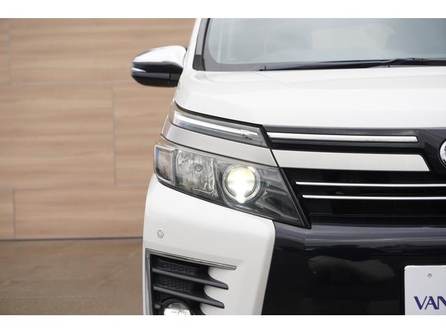 ヴォクシー ＺＳ　煌ＩＩ　純正１０インチＳＤナビＴＶ　１１インチ後席モニター　バックカメラ　クリアランスソナー　衝突軽減　ＬＥＤヘッドライト　両側パワースライドドア　アイドリングストップ　スマートキー　ビルトインＥＴＣ（15枚目）