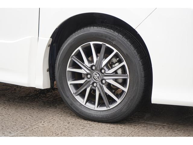 ヴォクシー ＺＳ　煌ＩＩ　純正１０インチＳＤナビＴＶ　１１インチ後席モニター　バックカメラ　クリアランスソナー　衝突軽減　ＬＥＤヘッドライト　両側パワースライドドア　アイドリングストップ　スマートキー　ビルトインＥＴＣ（16枚目）