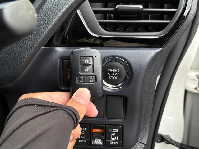 ヴォクシー ＺＳ　煌ＩＩ　純正１０インチＳＤナビＴＶ　１１インチ後席モニター　バックカメラ　クリアランスソナー　衝突軽減　ＬＥＤヘッドライト　両側パワースライドドア　アイドリングストップ　スマートキー　ビルトインＥＴＣ（26枚目）
