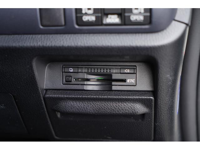 ヴォクシー ＺＳ　煌ＩＩ　純正１０インチＳＤナビＴＶ　１１インチ後席モニター　バックカメラ　クリアランスソナー　衝突軽減　ＬＥＤヘッドライト　両側パワースライドドア　アイドリングストップ　スマートキー　ビルトインＥＴＣ（30枚目）