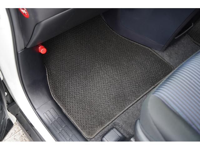 ヴォクシー ＺＳ　煌ＩＩ　純正１０インチＳＤナビＴＶ　１１インチ後席モニター　バックカメラ　クリアランスソナー　衝突軽減　ＬＥＤヘッドライト　両側パワースライドドア　アイドリングストップ　スマートキー　ビルトインＥＴＣ（51枚目）