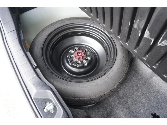 ヴォクシー ＺＳ　煌ＩＩ　純正１０インチＳＤナビＴＶ　１１インチ後席モニター　バックカメラ　クリアランスソナー　衝突軽減　ＬＥＤヘッドライト　両側パワースライドドア　アイドリングストップ　スマートキー　ビルトインＥＴＣ（52枚目）