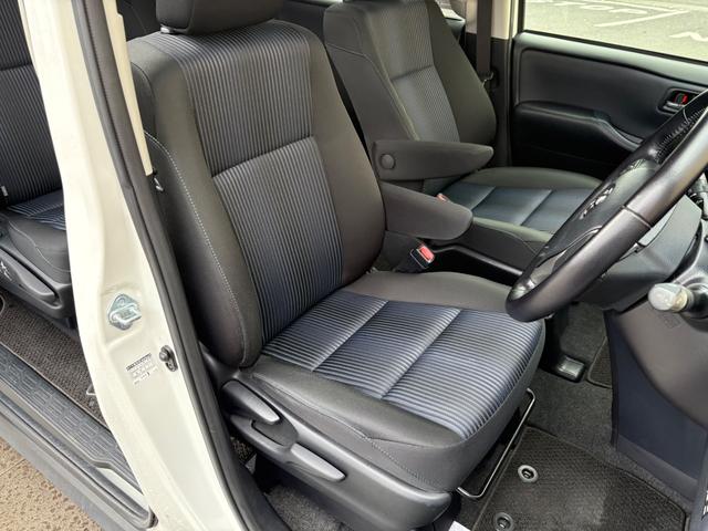 ヴォクシー ＺＳ　煌ＩＩ　純正１０インチＳＤナビＴＶ　１１インチ後席モニター　バックカメラ　クリアランスソナー　衝突軽減　ＬＥＤヘッドライト　両側パワースライドドア　アイドリングストップ　スマートキー　ビルトインＥＴＣ（60枚目）