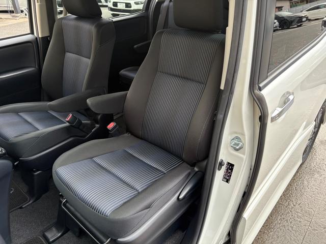 ヴォクシー ＺＳ　煌ＩＩ　純正１０インチＳＤナビＴＶ　１１インチ後席モニター　バックカメラ　クリアランスソナー　衝突軽減　ＬＥＤヘッドライト　両側パワースライドドア　アイドリングストップ　スマートキー　ビルトインＥＴＣ（61枚目）