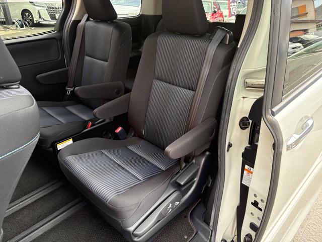 ヴォクシー ＺＳ　煌ＩＩ　純正１０インチＳＤナビＴＶ　１１インチ後席モニター　バックカメラ　クリアランスソナー　衝突軽減　ＬＥＤヘッドライト　両側パワースライドドア　アイドリングストップ　スマートキー　ビルトインＥＴＣ（63枚目）