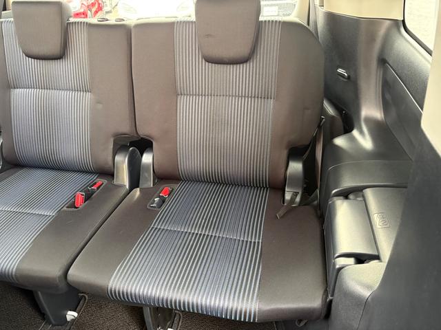 ヴォクシー ＺＳ　煌ＩＩ　純正１０インチＳＤナビＴＶ　１１インチ後席モニター　バックカメラ　クリアランスソナー　衝突軽減　ＬＥＤヘッドライト　両側パワースライドドア　アイドリングストップ　スマートキー　ビルトインＥＴＣ（65枚目）