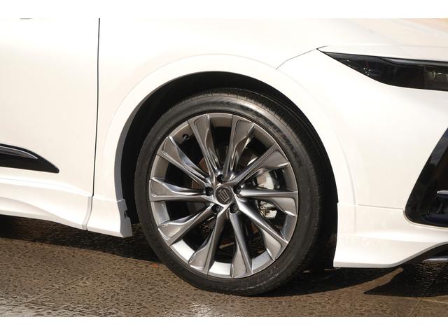 クラウンクロスオーバー Gアドバンスド・レザーパッケージ モデリスタエアロ・カラードフェンダー 黒革シート 12.3インチディスプレーオーディオ パノラミックビュー デジタルインナーミラー LEDヘッドライト シートヒーター・クーラー 前後ドラレコ ETC(19枚目)