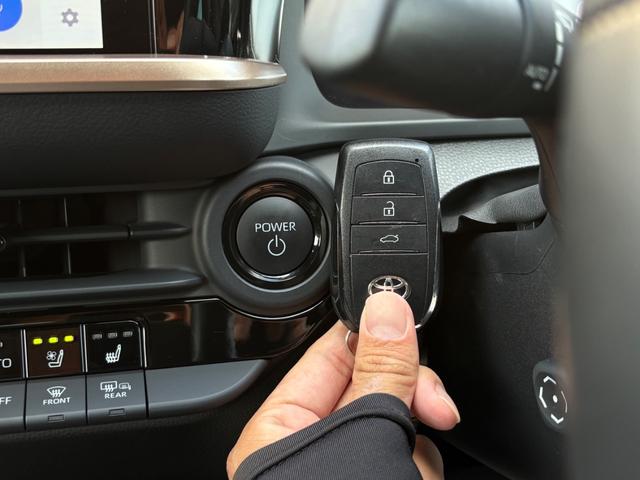 クラウンクロスオーバー Gアドバンスド・レザーパッケージ モデリスタエアロ・カラードフェンダー 黒革シート 12.3インチディスプレーオーディオ パノラミックビュー デジタルインナーミラー LEDヘッドライト シートヒーター・クーラー 前後ドラレコ ETC(26枚目)