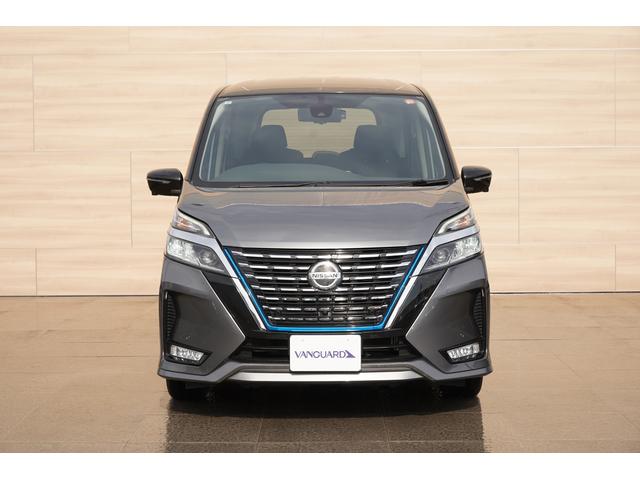 セレナ e-パワー ハイウェイスターV 純正10インチナビTV 11インチ後席モニター アラウンドビュー インテリジェントルームミラー セーフティパックA ツートーンカラー LEDヘッドライト 両側パワースライドドア 前後ドラレコ ETC(10枚目)