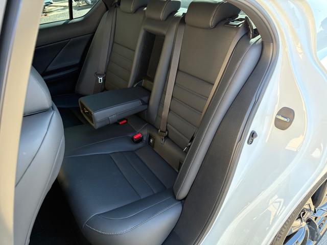 IS IS300h Fスポーツ ムーンルーフ TRDエアロ(F)モデリスタエアロ(S/R)純正10.3インチナビ パノラミックビュー 3眼LEDライト オレンジブレーキキャリパー ブラインドスポット 前後ドラレコ シートヒーター(68枚目)