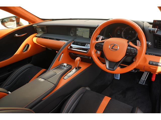 ＬＣ ＬＣ５００　Ｓパッケージ　マークレビンソン　ＴＲＤエアロ　オレンジ／ブラック内装　カーボンルーフ　ＯＰブラックグリル・ランプガーニッシュ・ロッカーパネルモーディング　オレンジブレーキキャリパー　ヘッドアップディスプレイ　寒冷地（2枚目）