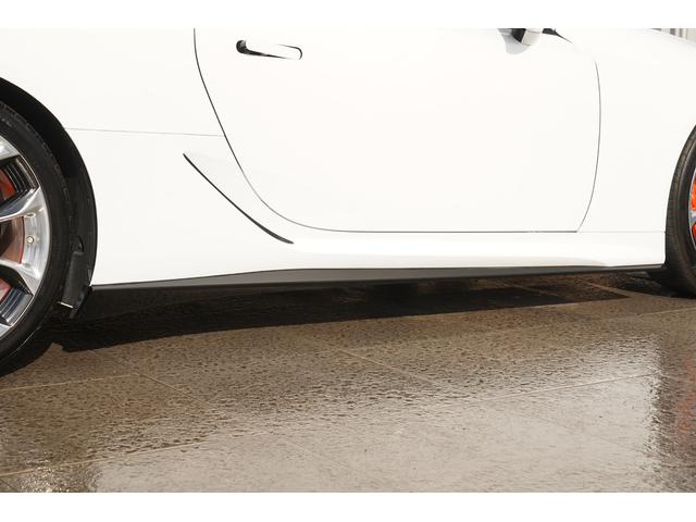 ＬＣ ＬＣ５００　Ｓパッケージ　マークレビンソン　ＴＲＤエアロ　オレンジ／ブラック内装　カーボンルーフ　ＯＰブラックグリル・ランプガーニッシュ・ロッカーパネルモーディング　オレンジブレーキキャリパー　ヘッドアップディスプレイ　寒冷地（6枚目）