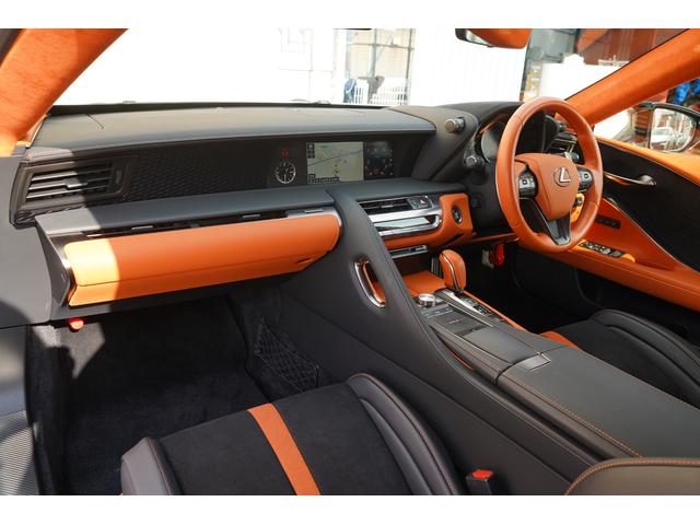 ＬＣ ＬＣ５００　Ｓパッケージ　マークレビンソン　ＴＲＤエアロ　オレンジ／ブラック内装　カーボンルーフ　ＯＰブラックグリル・ランプガーニッシュ・ロッカーパネルモーディング　オレンジブレーキキャリパー　ヘッドアップディスプレイ　寒冷地（16枚目）