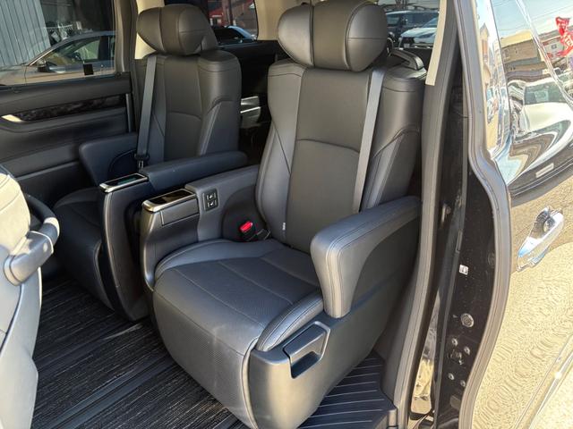 アルファード ２．５Ｓ　Ｃパッケージ　ツインムーンルーフ　モデリスタエアロ・パーツ　メーカーオプション１０．５インチナビＴＶ　リアエンターテイメント　ＪＢＬ　パノラミックビュー　デジタルインナーミラー　ブラインドスポットモニター　ＥＴＣ（69枚目）