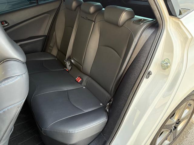 プリウス Ｓツーリングセレクション　モデリスタエアロ　純正９インチＳＤナビＴＶ　バックカメラ　電子インナーミラー　衝突軽減　クリアランスソナー　ＬＥＤヘッドライト　シートヒーター　前後ドラレコ　エンジンスターター　ＥＴＣ２．０（64枚目）