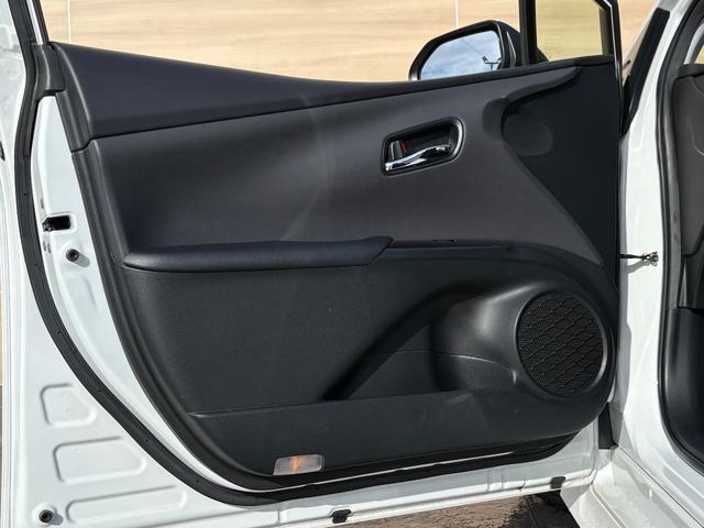 プリウス Ｓツーリングセレクション　モデリスタエアロ　純正９インチＳＤナビＴＶ　バックカメラ　電子インナーミラー　衝突軽減　クリアランスソナー　ＬＥＤヘッドライト　シートヒーター　前後ドラレコ　エンジンスターター　ＥＴＣ２．０（66枚目）