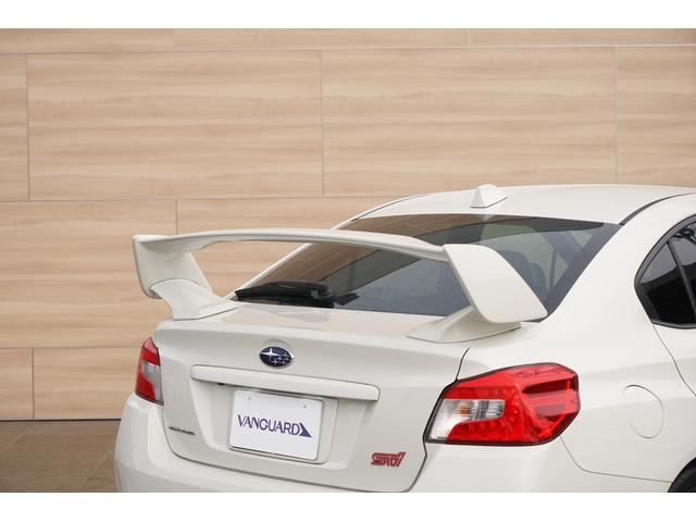 �f�B�[���[�I�v�V�����̑�^���A�X�|�C���[��������͐��\�����߂�ƂƂ��ɁA�������ꂽ�X�|�[�e�B�[�ȃf�U�C���ő��݊�����w�����グ�܂���