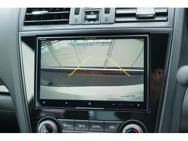 �o�b�N�J������������ޑ��쎞�Ɏ��q�̌���󋵂����j�^�[�Ŋm�F�ł���K�C�h���C���t����