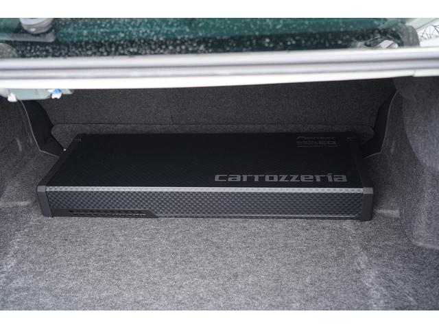 �J���b�c�F���A���p���[�h�T�u�E�[�t�@�[�������g�����N�ݒu�^�C�v�̃T�u�E�[�t�@�[�����y�W��������C���ɍ��킹�āA�Q�̏d�ቹ���y���ނ��Ƃ��ł��܂���