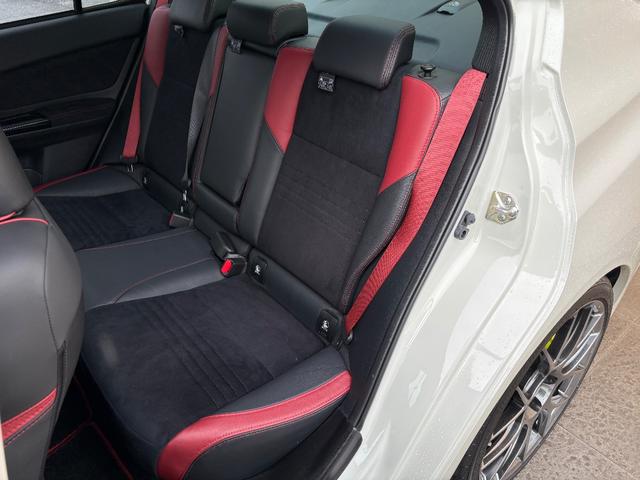 �y�e���E������E�ϋv���ɗD�ꂽ�A�[�N�o���A�Q�P�z�y�������E����E�h�����ɗD�ꂽ�I�N���[�i�z�y����y�ȃ|���}�[�̃t�b�f�R�[�e�B���O�z�ƂR��ނ̃R�[�e�B���O����葵���Ă���܂���