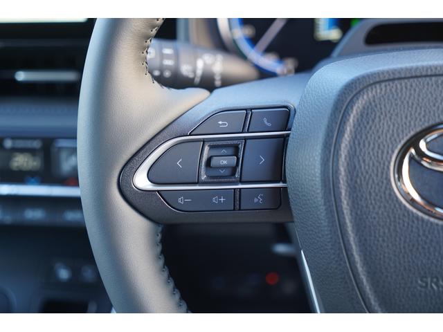 �X�e�A�����O�X�C�b�`���������s���Ɏ�𗣂����Ɋe�푀�삪�ł���悤�ɐ݌v���ꂽ�A���@�\�ȃR���g���[���@�\�ł���