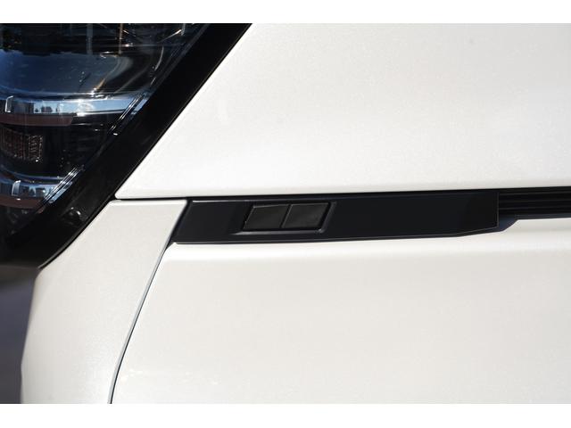 �p���[�o�b�N�h�A�X�C�b�`�������Ȃ�ƍ��E���A�t�F���_�[�Ƀp���[�o�b�N�h�A�X�C�b�`����������Ă��܂����Ԃ̉��ɗ����đ���ł���̂Ōジ���肷�邱�ƂȂ��A�m�F���Ȃ���C�ӂ̈ʒu�ň��S�ɊJ�ł��܂���