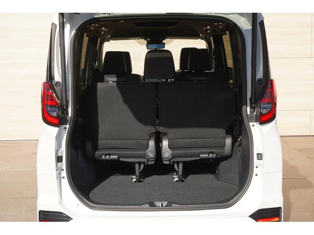 �p���[�o�b�N�h�A�������ύڃX�y�[�X���\���Ɋm�ۂ��ꂽ���Q�[�W���[�����T�[�h�V�[�g�𒵂ˏグ�邱�Ƃł���Ȃ�X�y�[�X���m�ۂł��܂���