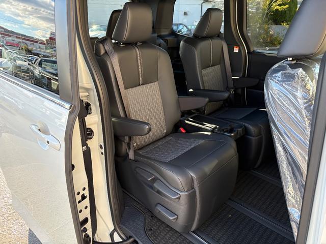 �`�h�r���莑�i���擾�������ЃX�^�b�t�ƁA��O�ҋ@�ւ̓��{�����ԍ��苦��̃v���̊Ӓ�m�ɂ���ĎԂ̏�Ԃ��_�u���`�F�b�N���Ă���܂���