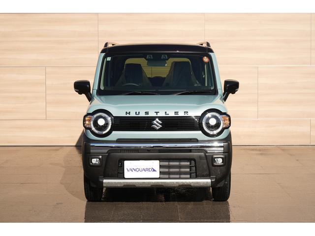 ハスラー タフワイルドターボ　届出済未使用車　ターボ　２トーンカラー　９インチメモリーナビＴＶ　ＤＶＤプレーヤー　全方位モニター　衝突軽減　誤発進抑制　パーキングセンサー　ＬＥＤヘッドライト　シートヒーター　ブラックルーフレール（7枚目）