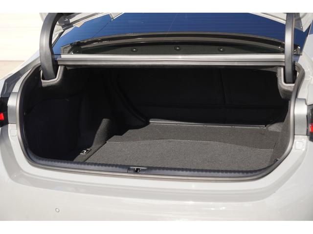 �ύڃX�y�[�X���\���Ɋm�ۂ��ꂽ�g�����N���[�����N�[�y�^�C�v�̂��߉��s��������A�J������r�I�L�߂Ŏg���₷���݌v�ł���