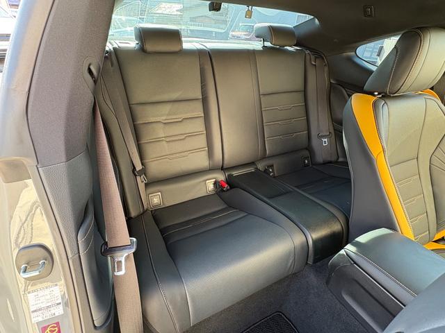 �`�h�r���莑�i���擾�������ЃX�^�b�t�ƁA��O�ҋ@�ւ̓��{�����ԍ��苦��̃v���̊Ӓ�m�ɂ���ĎԂ̏�Ԃ��_�u���`�F�b�N���Ă���܂���