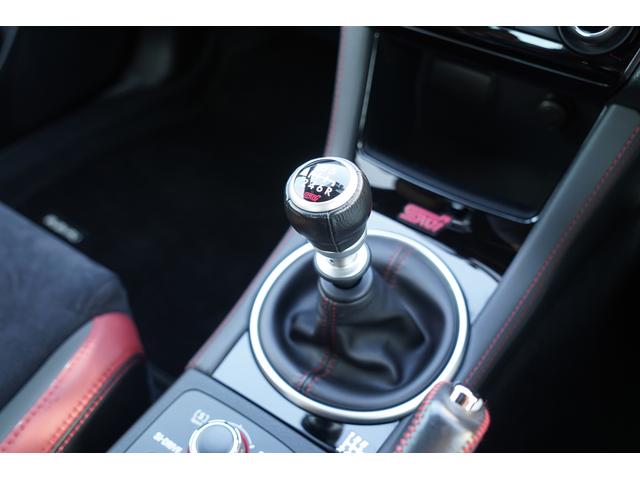 �f�B�[���[�I�v�V�����̂r�s�h���V�t�g�m�u�������^�]�ȂƏ���Ȃ̊Ԃɔz�u����Ă���A���R�Ȏ�̈ʒu�ő���ł���悤�ɐ݌v����Ă���A�^�]���ł����K���X���[�Y�ȑ�������邱�Ƃ��ł��܂���