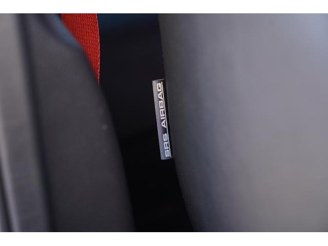 �T�C�h�G�A�o�b�N���������ʏՓˎ��ɏ����ی삷�邽�߂̏d�v�Ȉ��S�����ł����O�Ȃ̃V�[�g���ʂɓ�������Ă��܂���