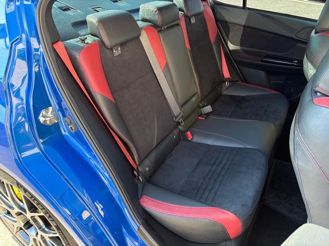 �`�h�r���莑�i���擾�������ЃX�^�b�t�ƁA��O�ҋ@�ւ̓��{�����ԍ��苦��̃v���̊Ӓ�m�ɂ���ĎԂ̏�Ԃ��_�u���`�F�b�N���Ă���܂���