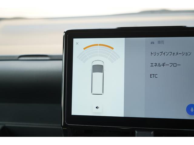 �N���A�����X�\�i�[�������Ԃ̎���̏�Q���Ƃ̋��������m���A�h���C�o�[�Ɍx������V�X�e���ł����Z���T�[�Ŏԗ��ƕǂȂǂ̐Î~���Ƃ̋��������m���A�u�U�[����f�B�X�v���C�\���Ōx�����Ă���܂���