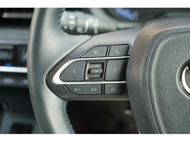 �X�e�A�����O�X�C�b�`���������s���Ɏ�𗣂����Ɋe�푀�삪�ł���悤�ɐ݌v���ꂽ�A���@�\�ȃR���g���[���@�\�ł���