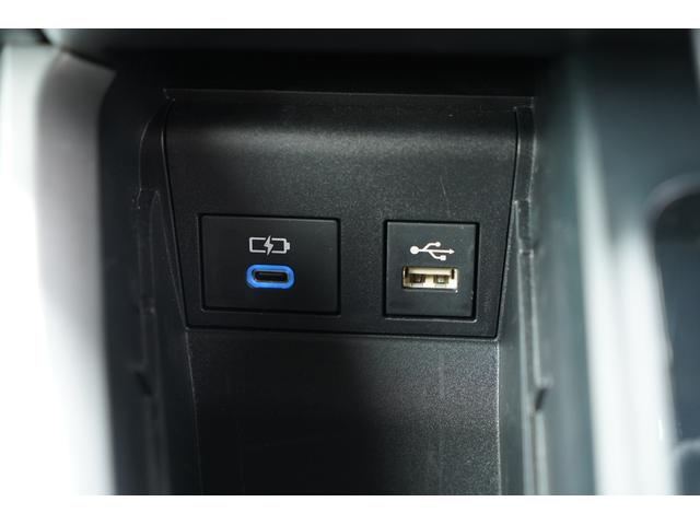 �t�r�a�E�^�C�v�b�ڑ��\�P�b�g�������t�r�a�̓X�}�z�ڑ��p�ŁA�X�}�z�ƃi�r��A�g���邱�Ƃł`���������b�����o���������g�����Ƃ��ł��܂����^�C�v�b�͏[�d�p�ŃX�}�z�ȂǏ[�d���邱�Ƃ��ł��܂���