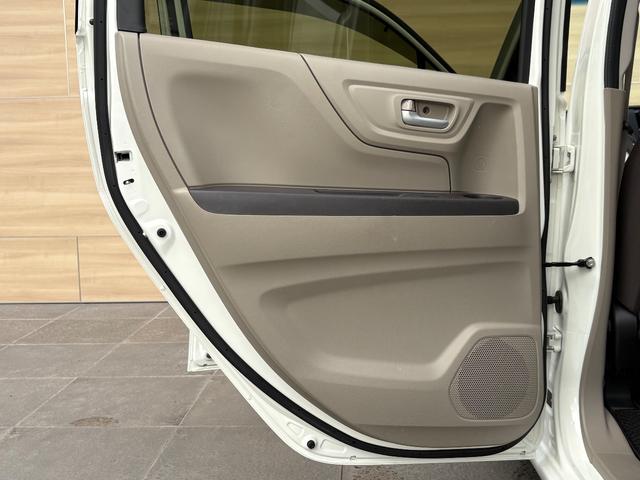 �`�h�r���莑�i���擾�������ЃX�^�b�t�ƁA��O�ҋ@�ւ̓��{�����ԍ��苦��̃v���̊Ӓ�m�ɂ���ĎԂ̏�Ԃ��_�u���`�F�b�N���Ă���܂���