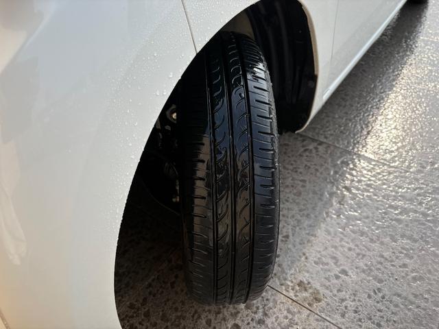 ���Ђ͒����^�A�ǉ��R�^�A�x�ǎw��H����������Ă���܂��B���_��Ԃ͎��ЍH��܂��̓f�B�[���[�ɂē_�������v���܂��B�Ԍ��c�̗L���ɂ���ĂP�N�܂��͂Q�N�_�������L�^��E�_���X�e�b�J�[�����Ĕ[�Ԓv���܂���