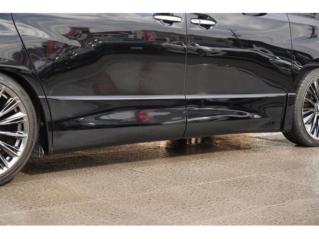 �T�C�h�N���b�f�B���O�p�l�����������p�̊O�ς��������߂邾���łȂ��A�{�f�B�����̕ی�ɂ��𗧂p�[�c�ł���