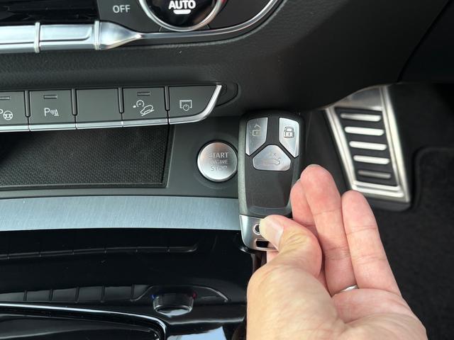 �G���W���X�^�[�g�E�X�g�b�v�X�C�b�`�������X�}�[�g�L�[���o�b�N��|�P�b�g�ɓ��ꂽ�܂܃X�C�b�`�����������ŃG���W���������邱�Ƃ��ł��܂���