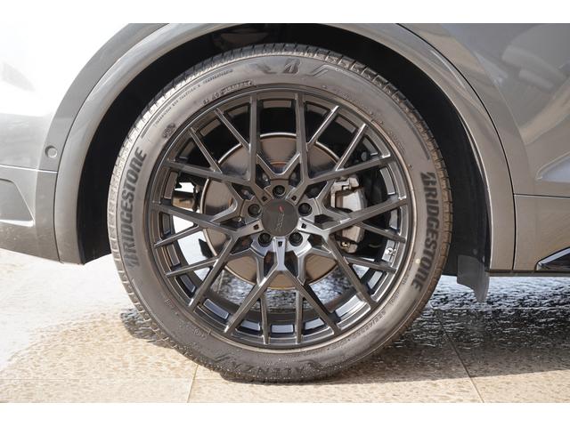 �`�h�r���莑�i���擾�������ЃX�^�b�t�ƁA��O�ҋ@�ւ̓��{�����ԍ��苦��̃v���̊Ӓ�m�ɂ���ĎԂ̏�Ԃ��_�u���`�F�b�N���Ă���܂���