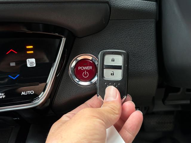 �G���W���X�^�[�g�E�X�g�b�v�X�C�b�`�������X�}�[�g�L�[���o�b�N��|�P�b�g�ɓ��ꂽ�܂܃X�C�b�`�����������ŃG���W���������邱�Ƃ��ł��܂���